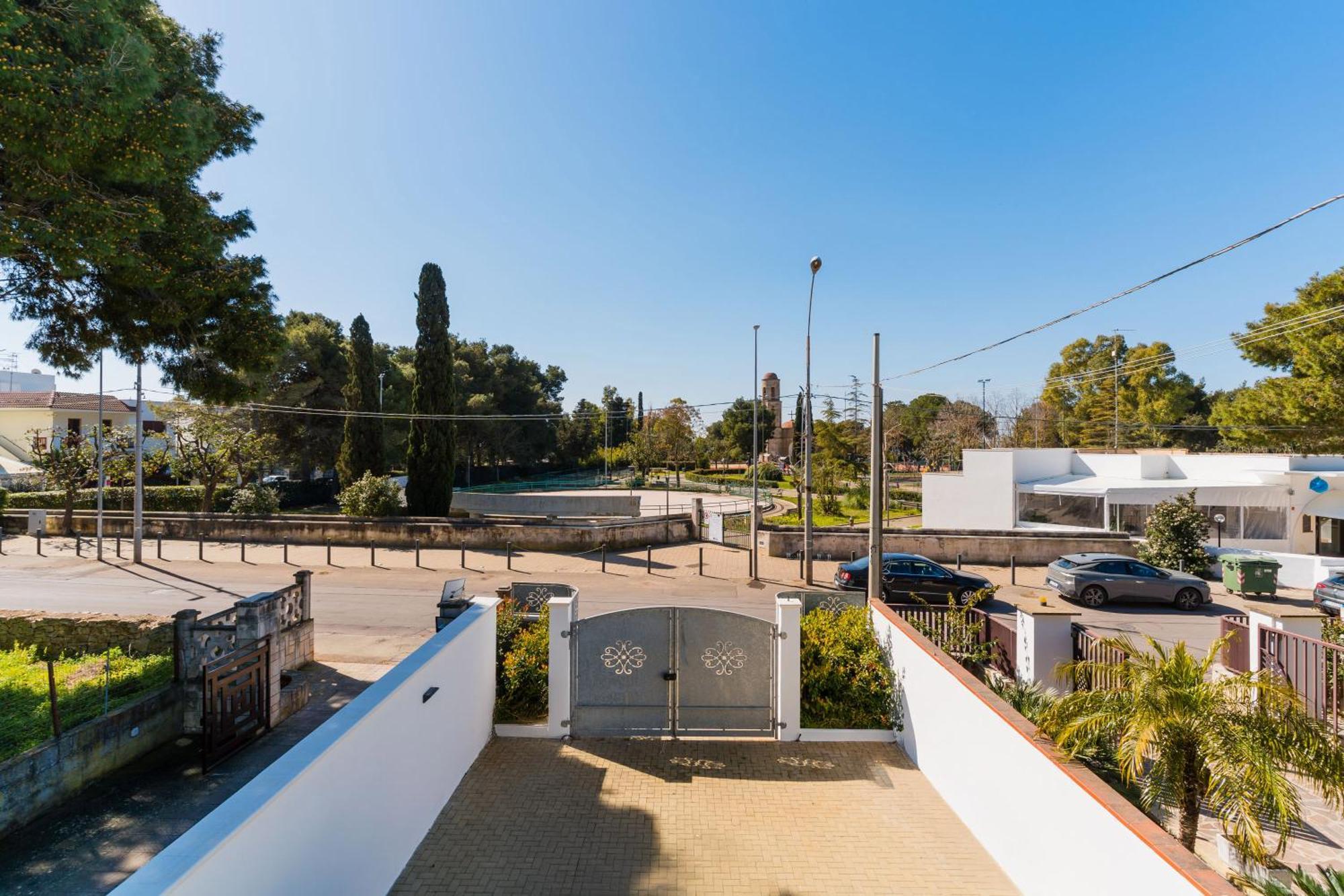 Intera Casa Ad Uso Esclusivo Con 3 Camere 2 Bagni Giardino Wifi Parcheggio Lavatrice Microonde Barbecue Macchina Caffe Tuglie Exterior foto