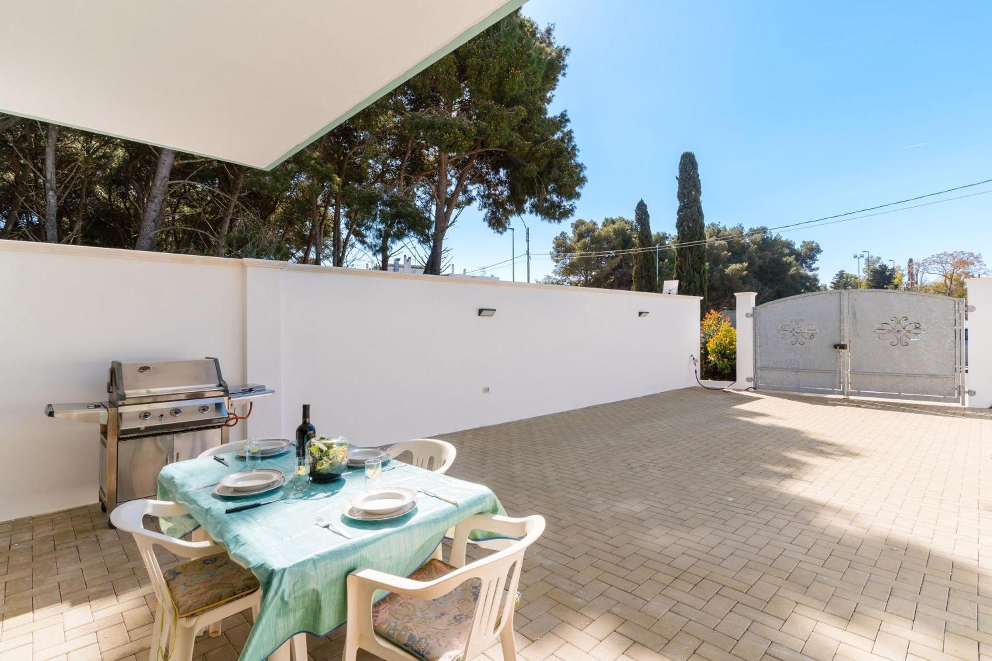 Intera Casa Ad Uso Esclusivo Con 3 Camere 2 Bagni Giardino Wifi Parcheggio Lavatrice Microonde Barbecue Macchina Caffe Tuglie Exterior foto