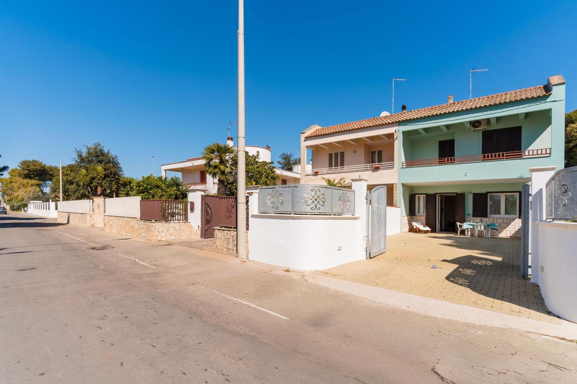 Intera Casa Ad Uso Esclusivo Con 3 Camere 2 Bagni Giardino Wifi Parcheggio Lavatrice Microonde Barbecue Macchina Caffe Tuglie Exterior foto